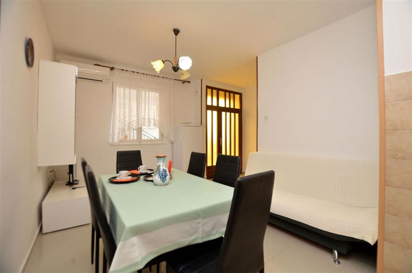 Apartment A1, for 5 persons