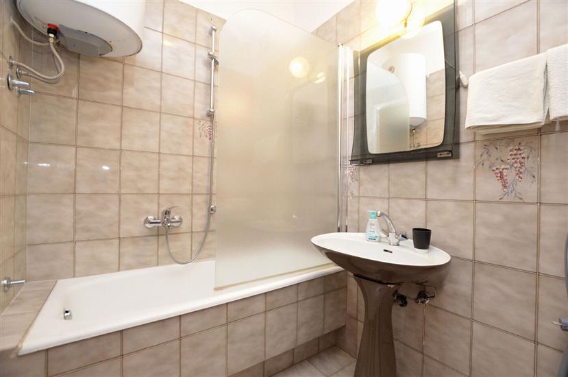 Apartment A1, for 5 persons