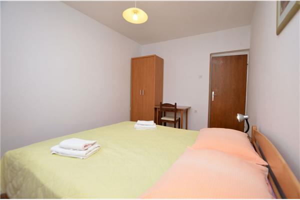 Apartment A1, for 5 persons