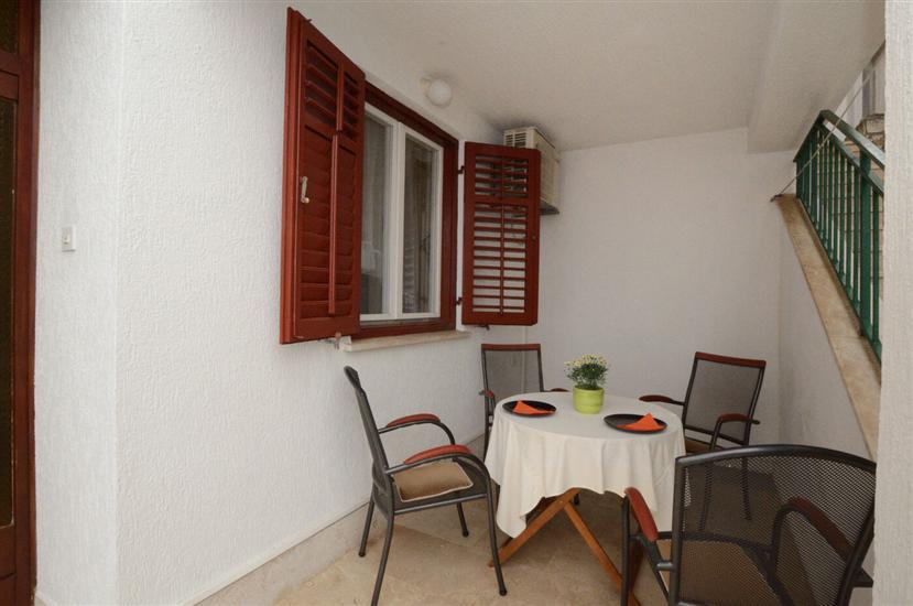 Apartment A1, for 5 persons