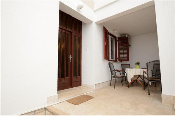 Apartment A1, for 5 persons