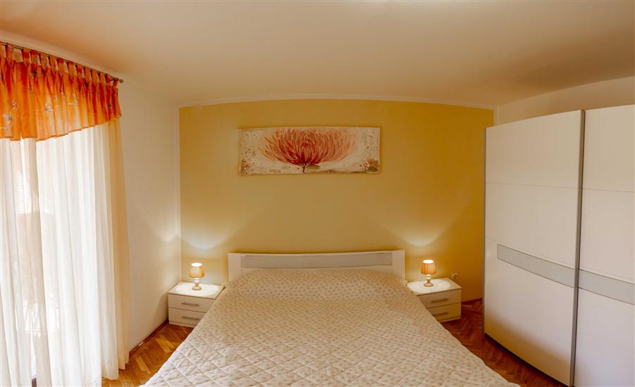 Apartment A4, for 4 persons