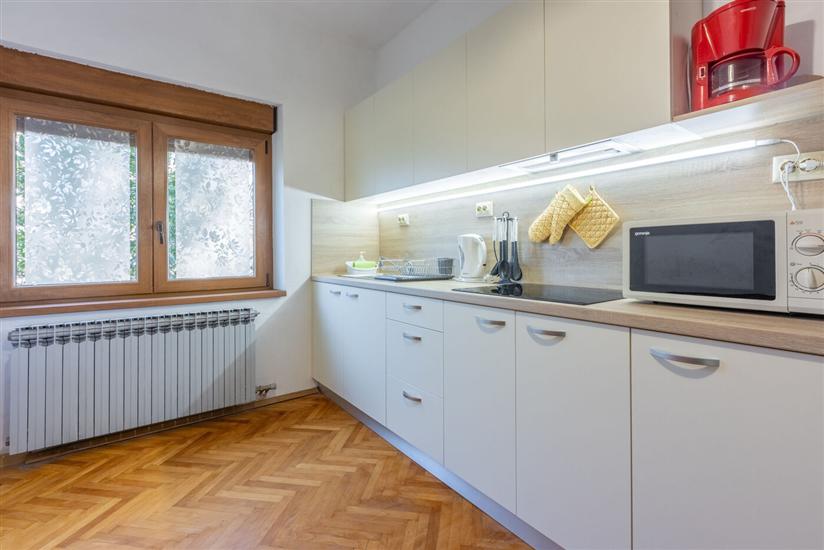 Apartment A1, for 5 persons