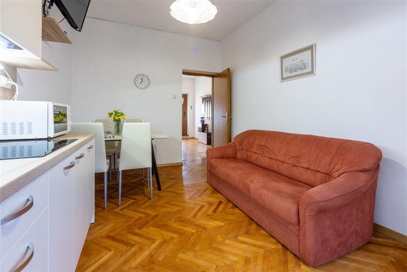 Apartment A1, for 5 persons