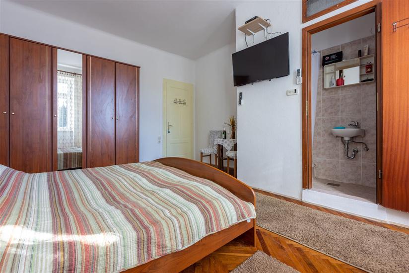 Room S2, for 2 persons