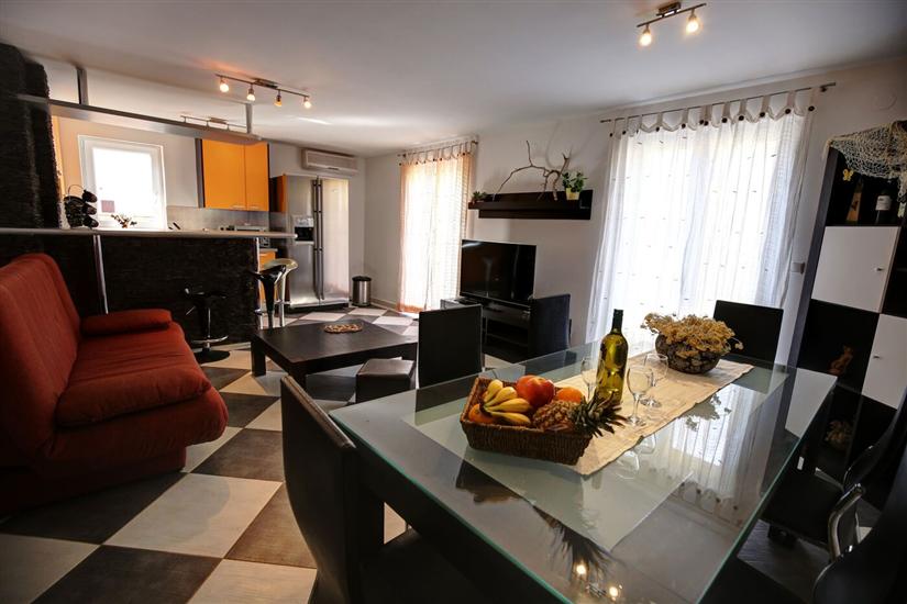 Apartment A1, for 6 persons