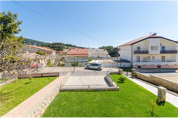 Apartment A1, for 9 persons