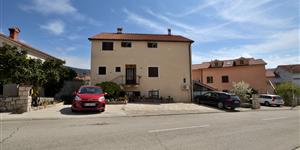 Apartment - Cres - island Cres