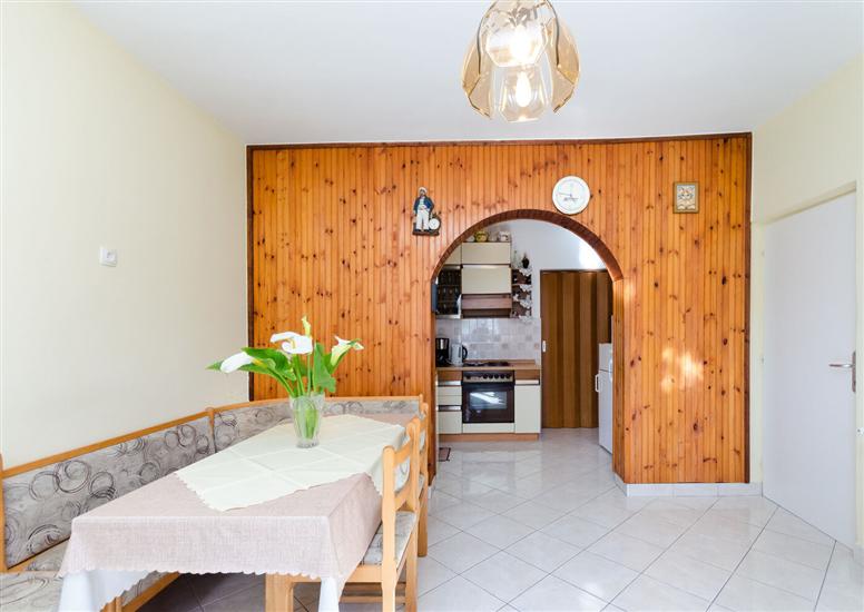 Apartment A1, for 7 persons