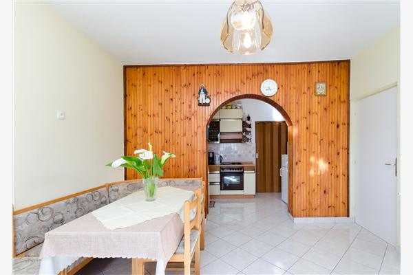 Apartment A1, for 7 persons