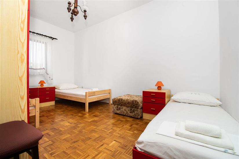 Apartment A1, for 5 persons