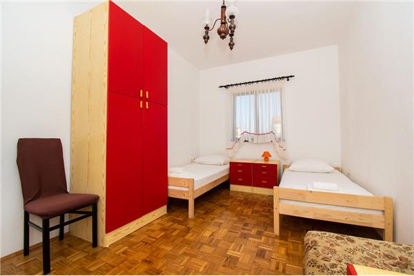 Apartment A1, for 5 persons