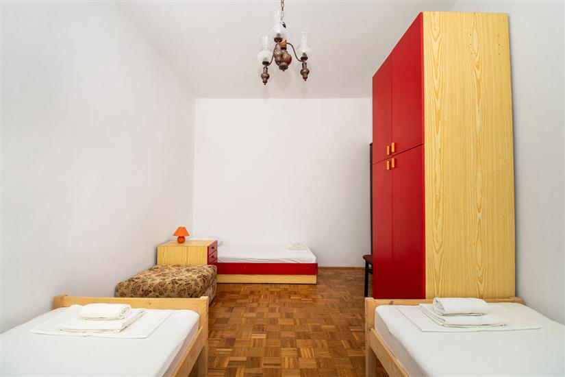 Apartment A1, for 5 persons
