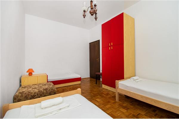 Apartment A1, for 5 persons