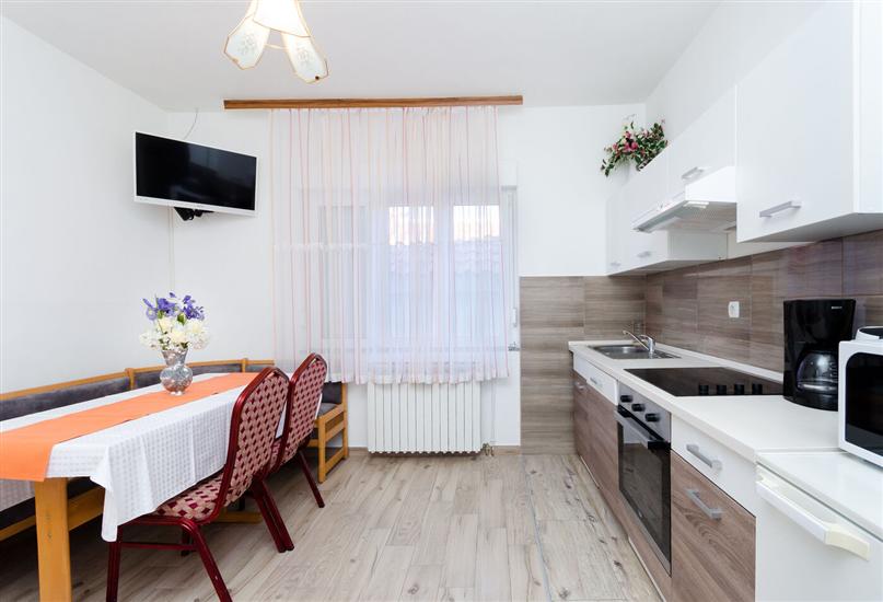 Apartment A2, for 8 persons