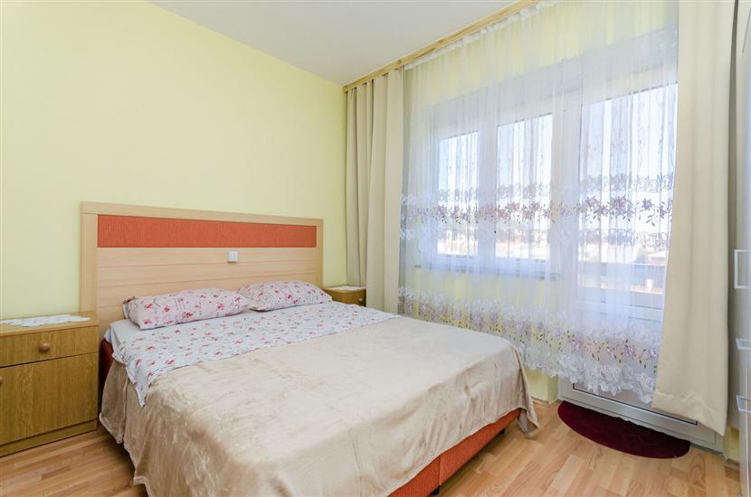 Apartment A2, for 8 persons