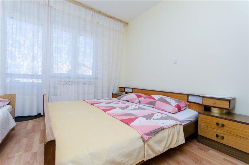 Apartment A2, for 8 persons