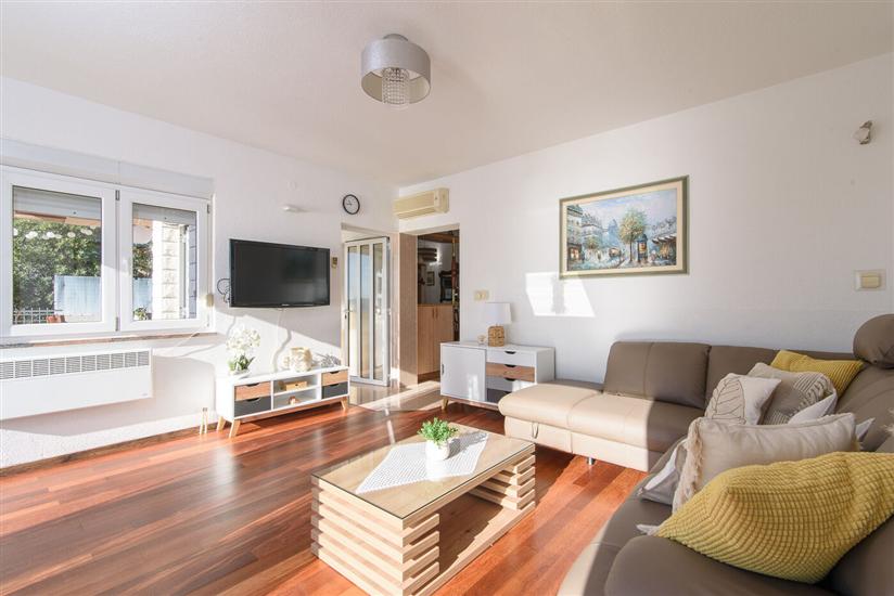 Apartment A1, for 6 persons