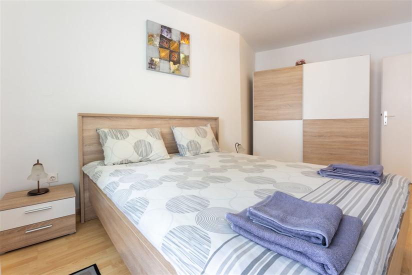 Apartment A1, for 5 persons