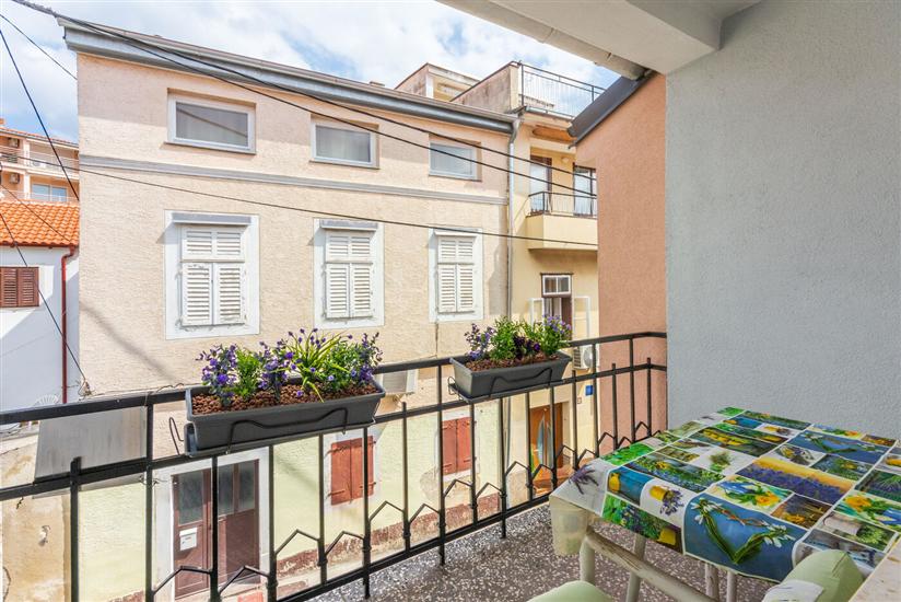 Apartment A1, for 5 persons