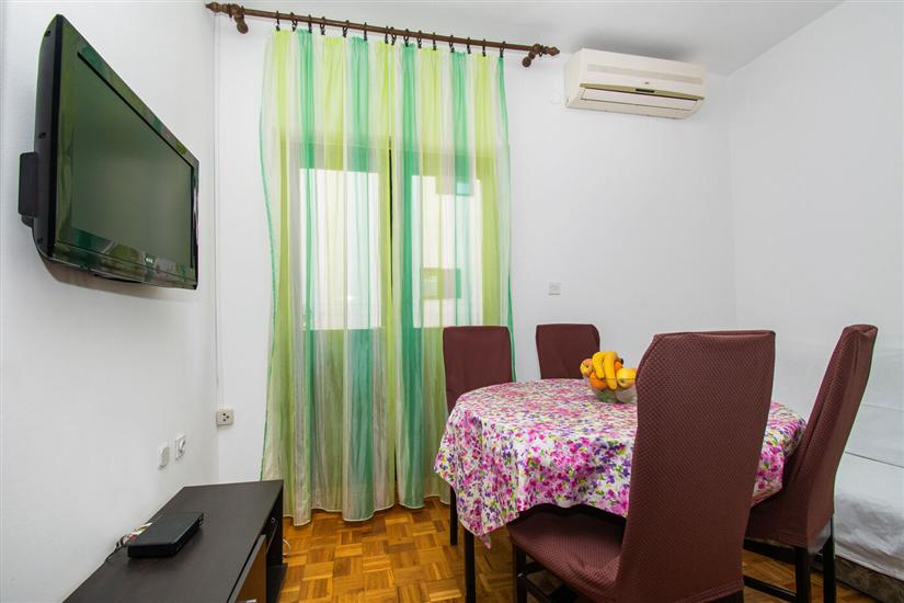 Apartment A1, for 5 persons