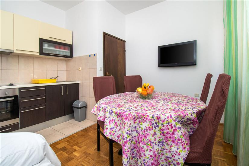 Apartment A1, for 5 persons