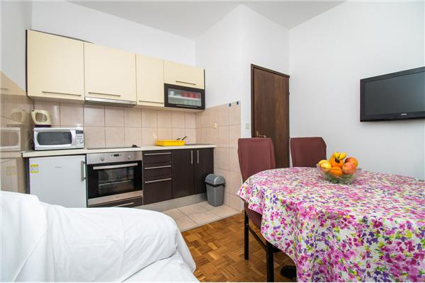 Apartment A1, for 5 persons
