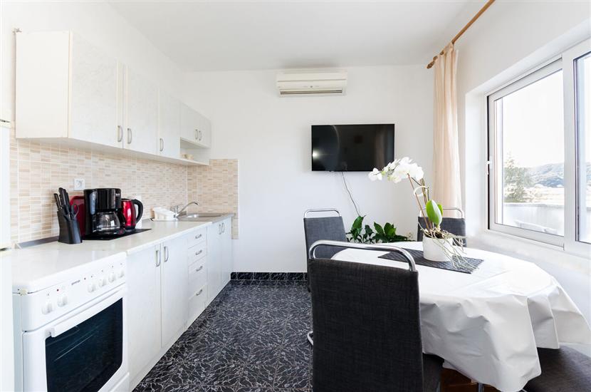 Apartment A1, for 5 persons