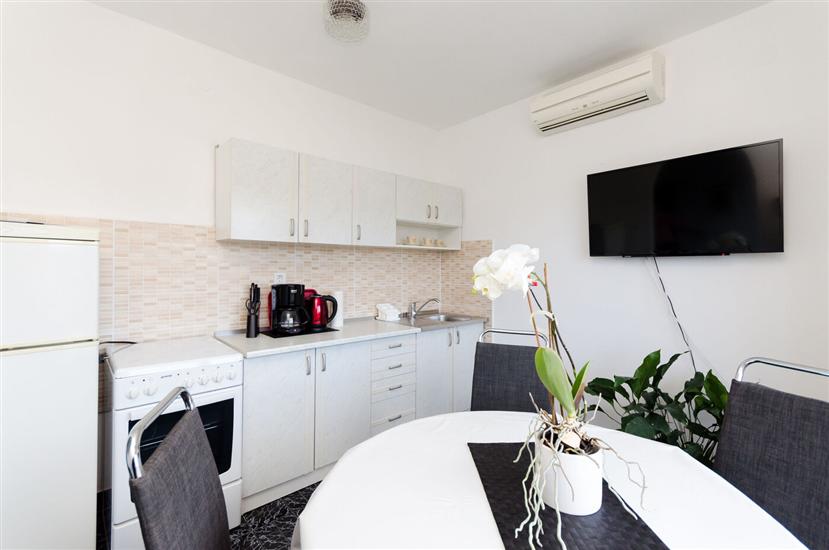 Apartment A1, for 5 persons