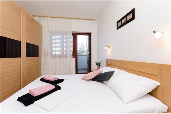 Apartment A1, for 5 persons