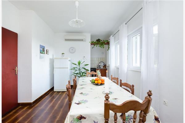 Apartment A2, for 7 persons