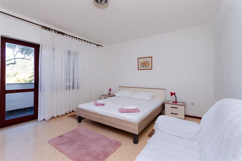 Apartment A2, for 7 persons