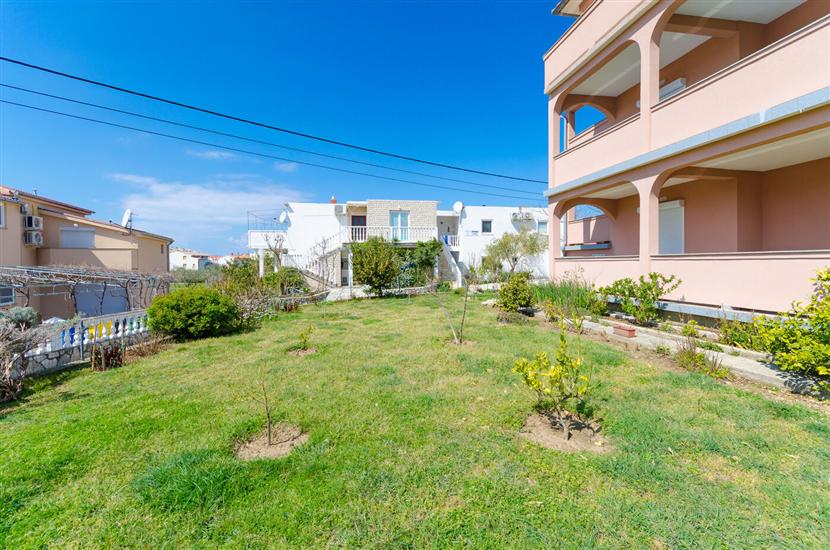 Apartments and Room Ljubica