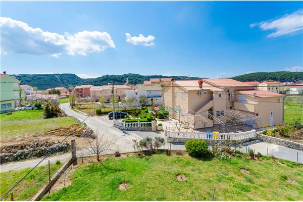 Apartment A1, for 5 persons