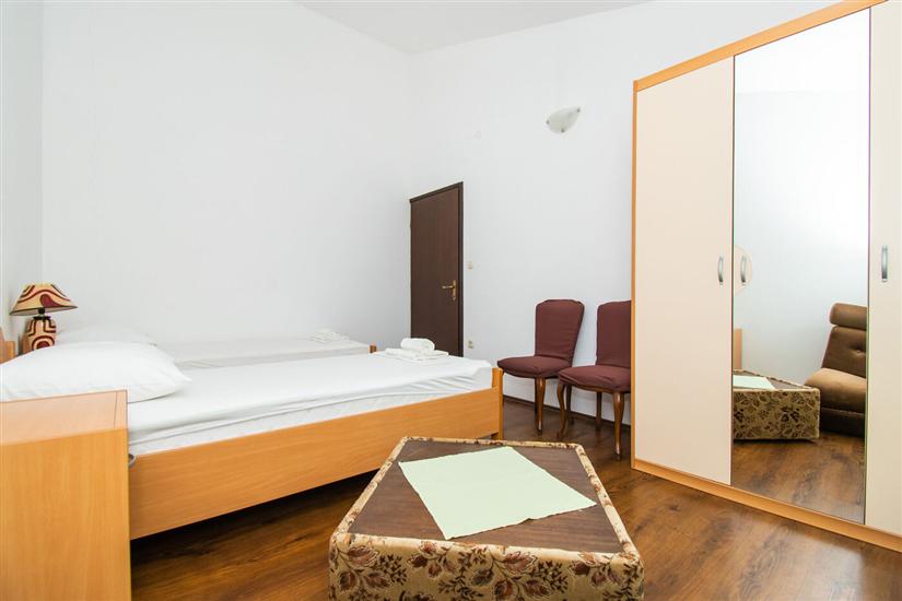 Apartment A2, for 5 persons