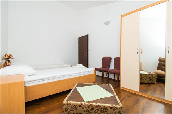 Apartment A2, for 5 persons