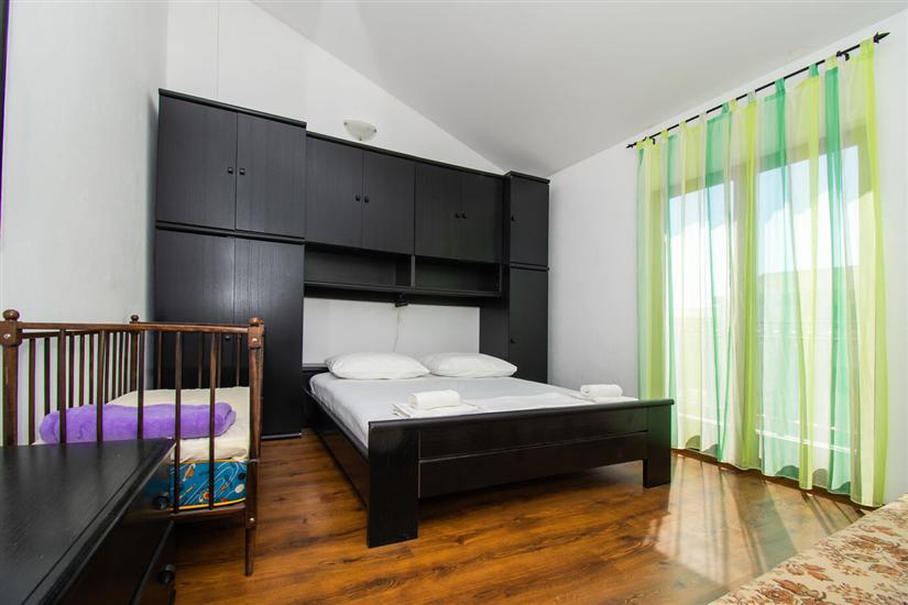 Apartment A2, for 5 persons