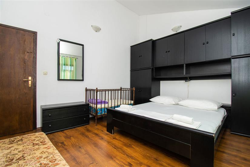 Apartment A2, for 5 persons