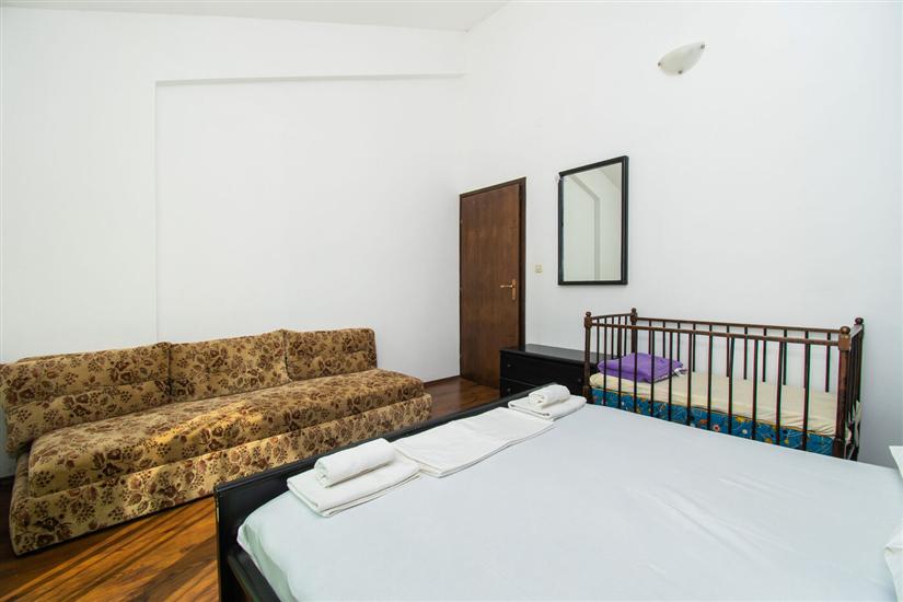 Apartment A2, for 5 persons