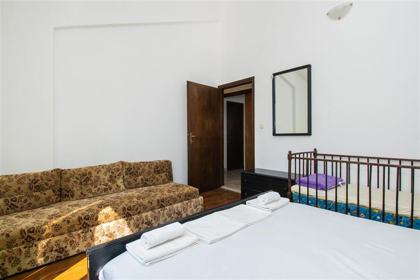 Apartment A2, for 5 persons