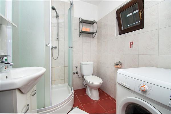 Apartment A2, for 5 persons