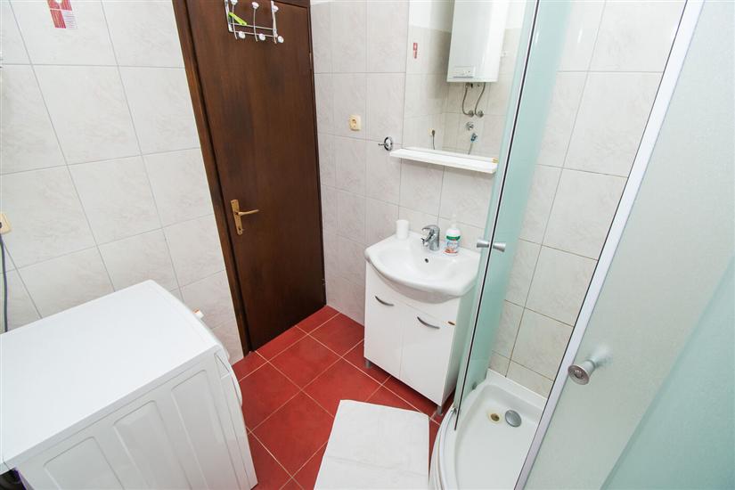 Apartment A2, for 5 persons