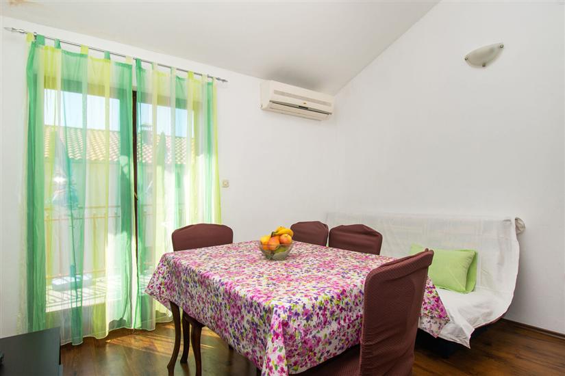 Apartment A2, for 5 persons
