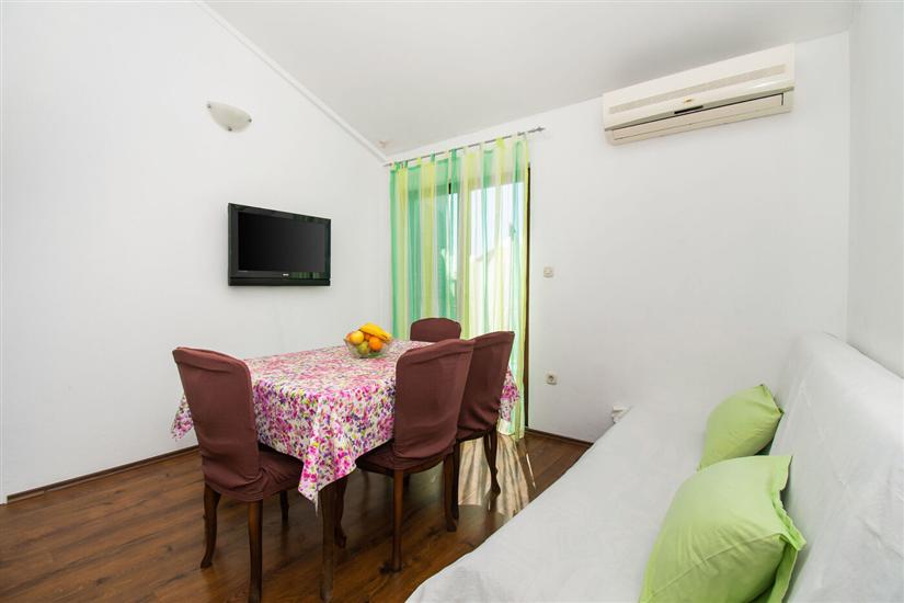 Apartment A2, for 5 persons