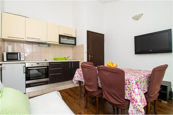 Apartment A2, for 5 persons