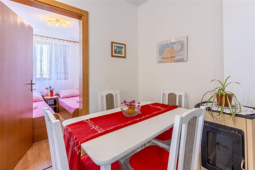 Apartment A1, for 5 persons