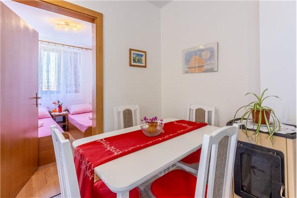 Apartment A1, for 5 persons