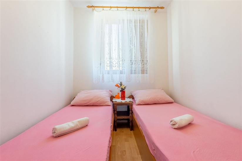 Apartment A1, for 5 persons