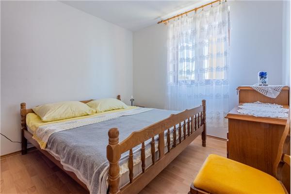 Apartment A1, for 5 persons