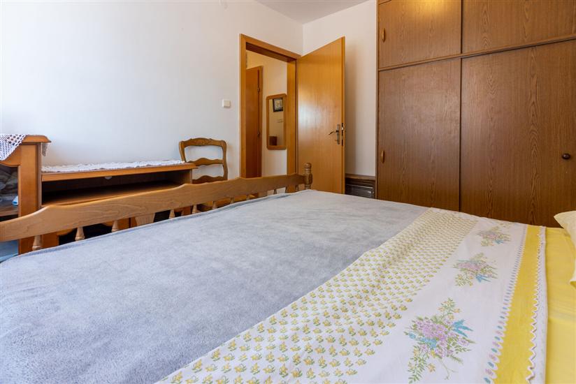 Apartment A1, for 5 persons